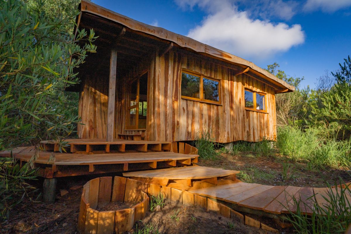 Schluesselfertiges Holzhaus in der Natur von Uruguay